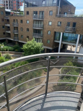 Beautiful one bedroom apartment in Canary Wharf